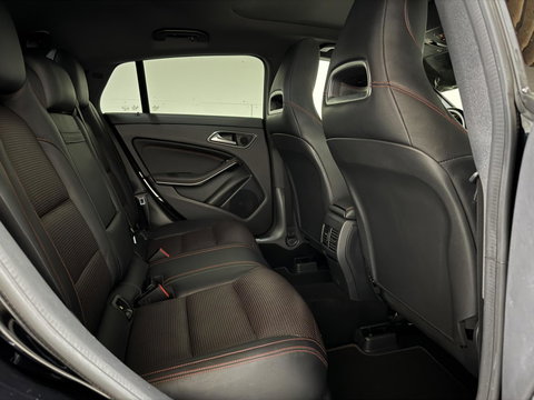 Mercedes-Benz CLA Shooting Brake 250 4MATIC Pano H/K ACC