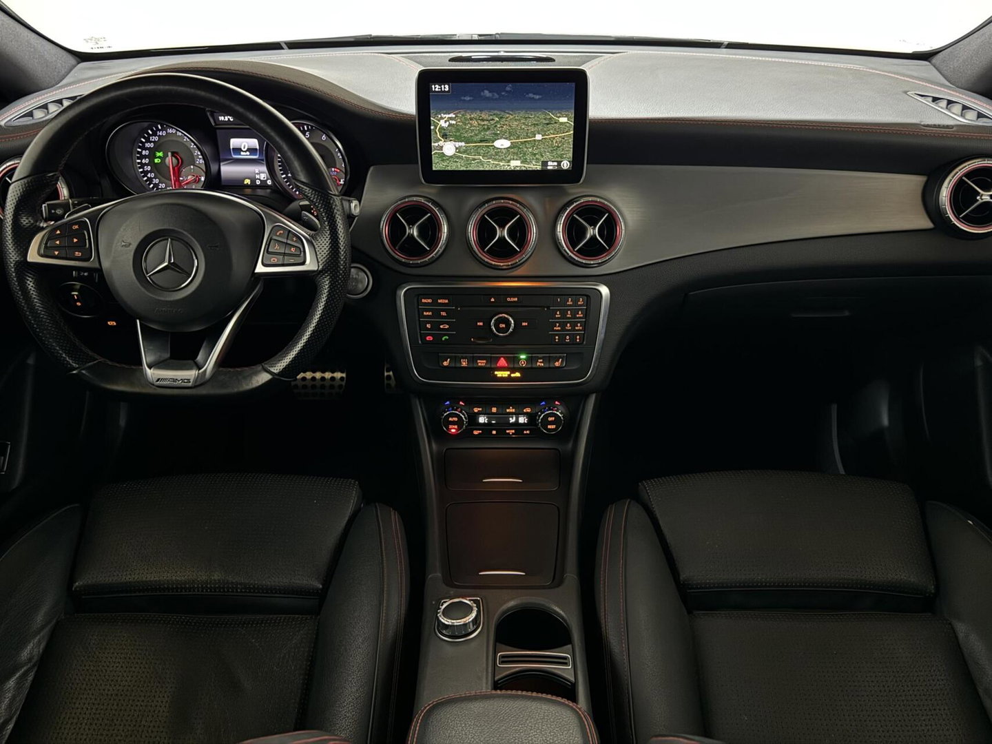 Mercedes-Benz CLA Shooting Brake 250 4MATIC Pano H/K ACC