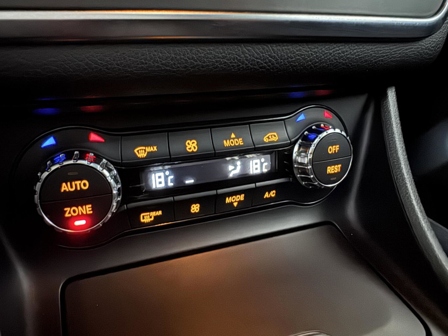 Mercedes-Benz CLA Shooting Brake 250 4MATIC Pano H/K ACC