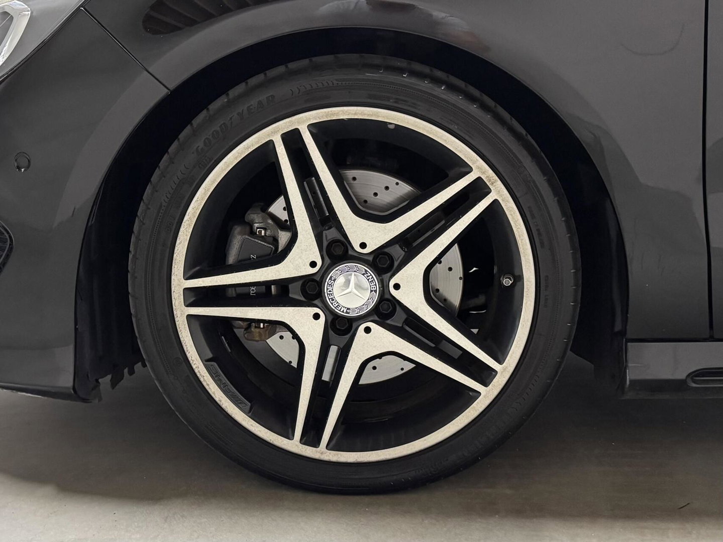 Mercedes-Benz CLA Shooting Brake 250 4MATIC Pano H/K ACC