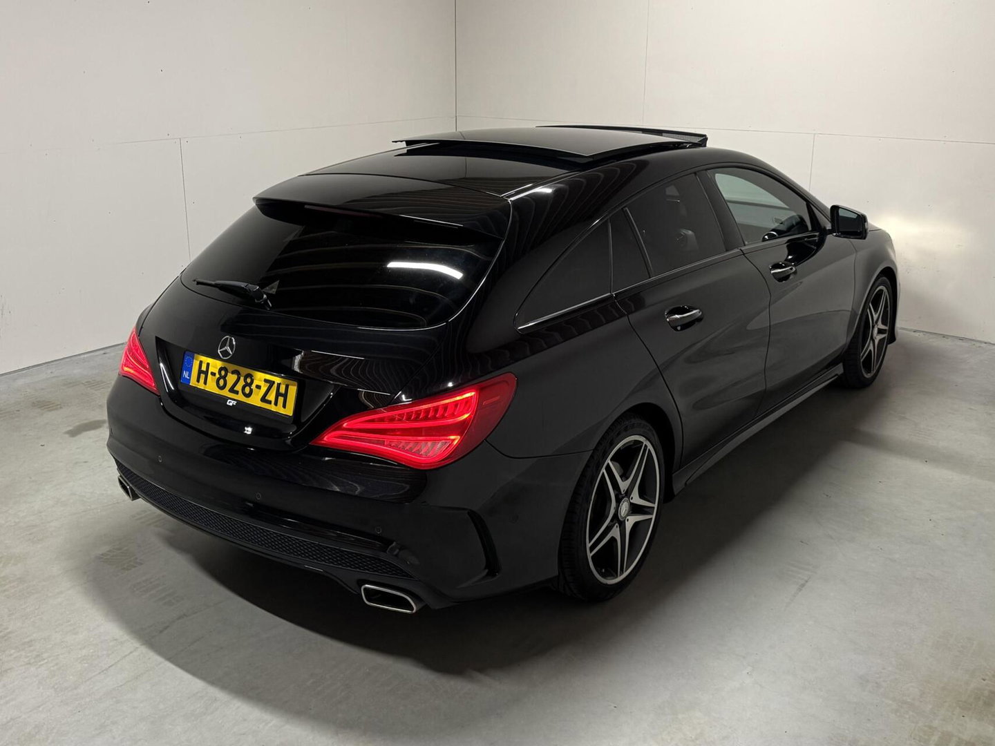 Mercedes-Benz CLA Shooting Brake 250 4MATIC Pano H/K ACC