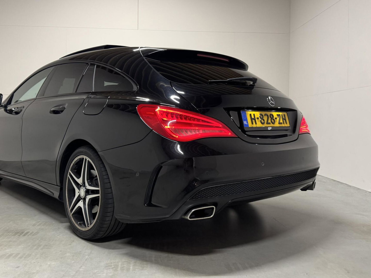 Mercedes-Benz CLA Shooting Brake 250 4MATIC Pano H/K ACC