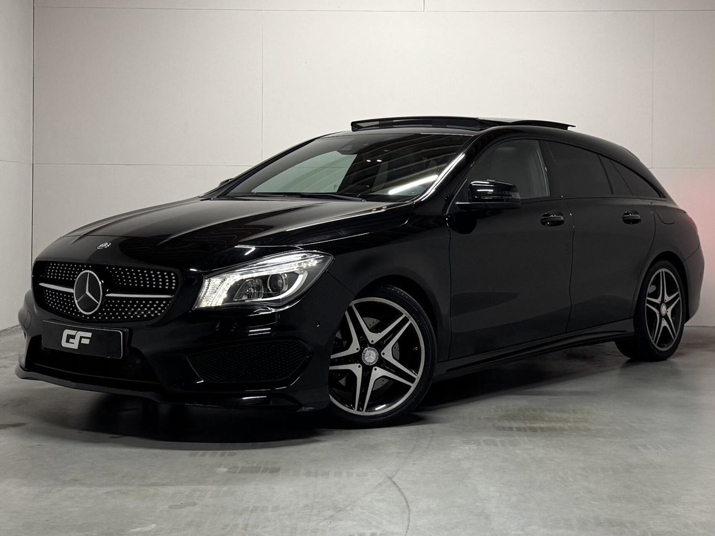 Mercedes-Benz CLA Shooting Brake 250 4MATIC Pano H/K ACC