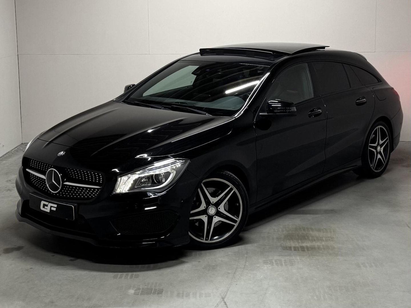 Mercedes-Benz CLA Shooting Brake 250 4MATIC Pano H/K ACC