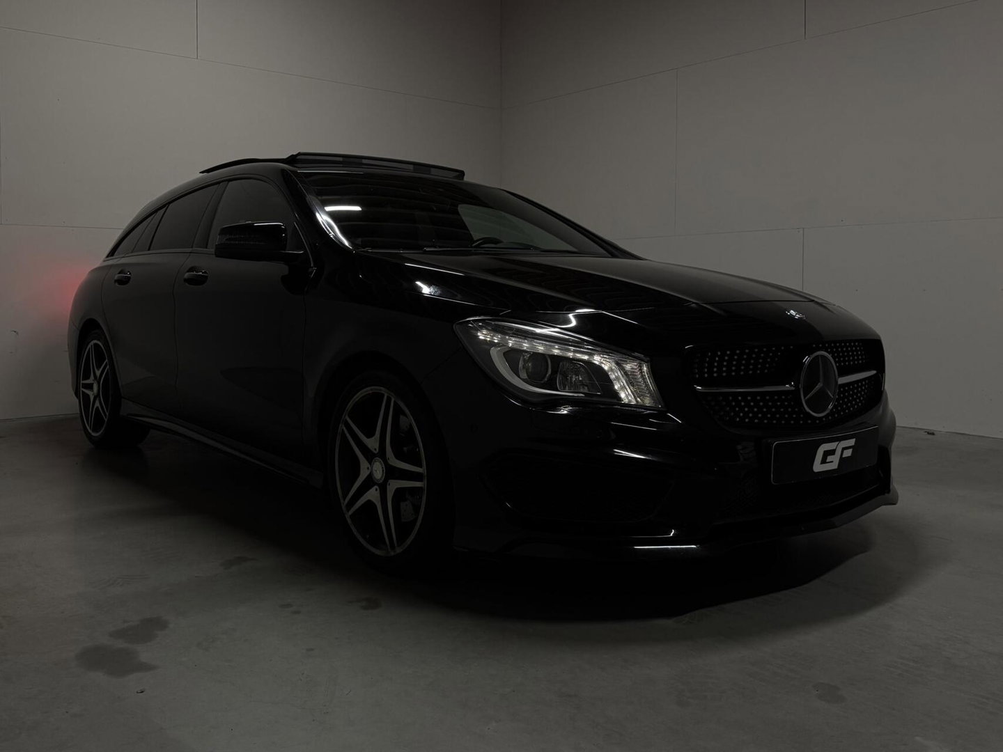Mercedes-Benz CLA Shooting Brake 250 4MATIC Pano H/K ACC