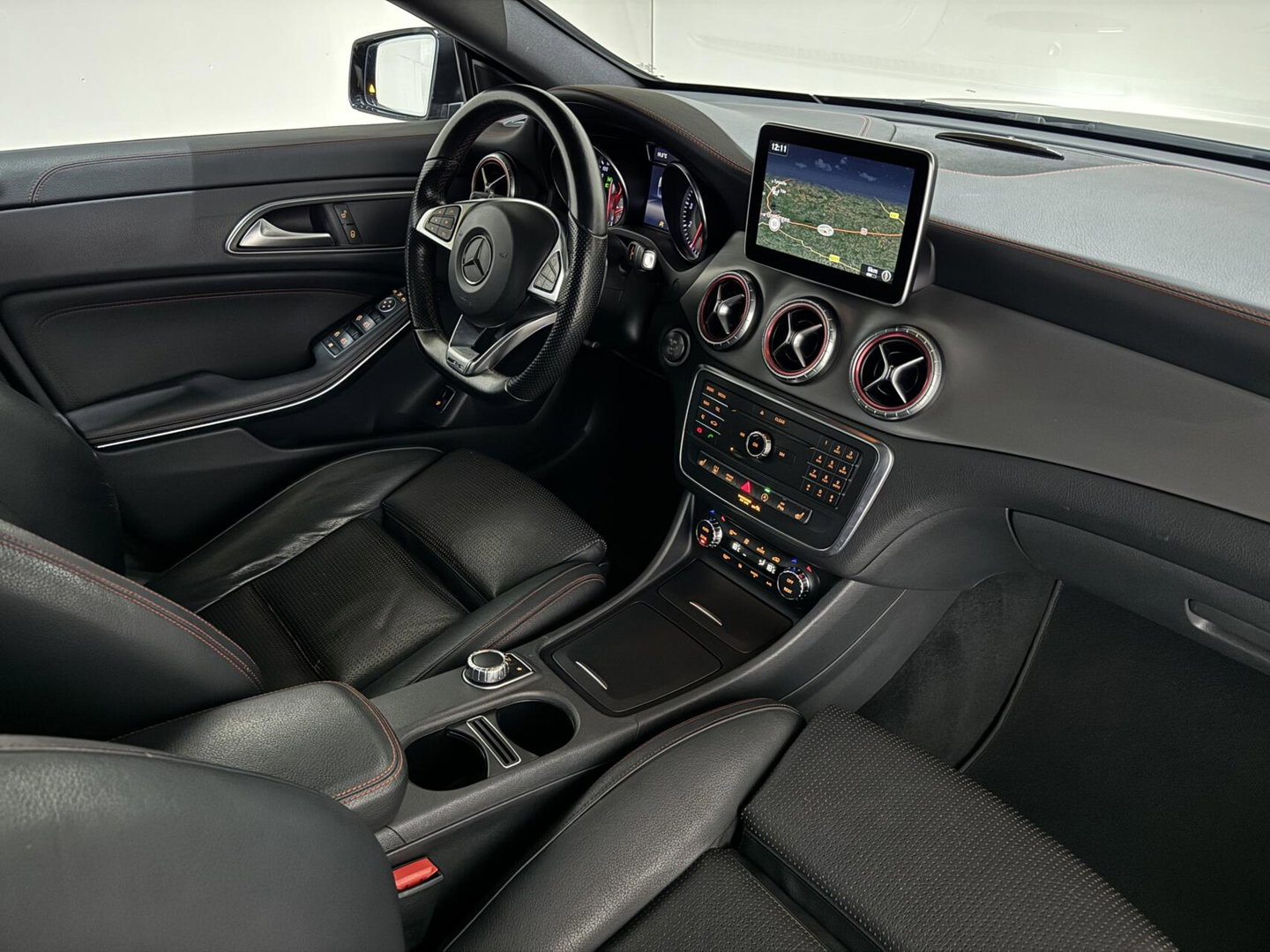 Mercedes-Benz CLA Shooting Brake 250 4MATIC Pano H/K ACC