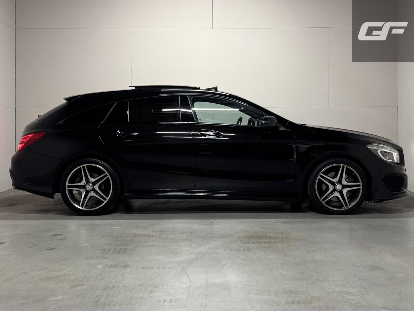 Mercedes-Benz CLA Shooting Brake 250 4MATIC Pano H/K ACC