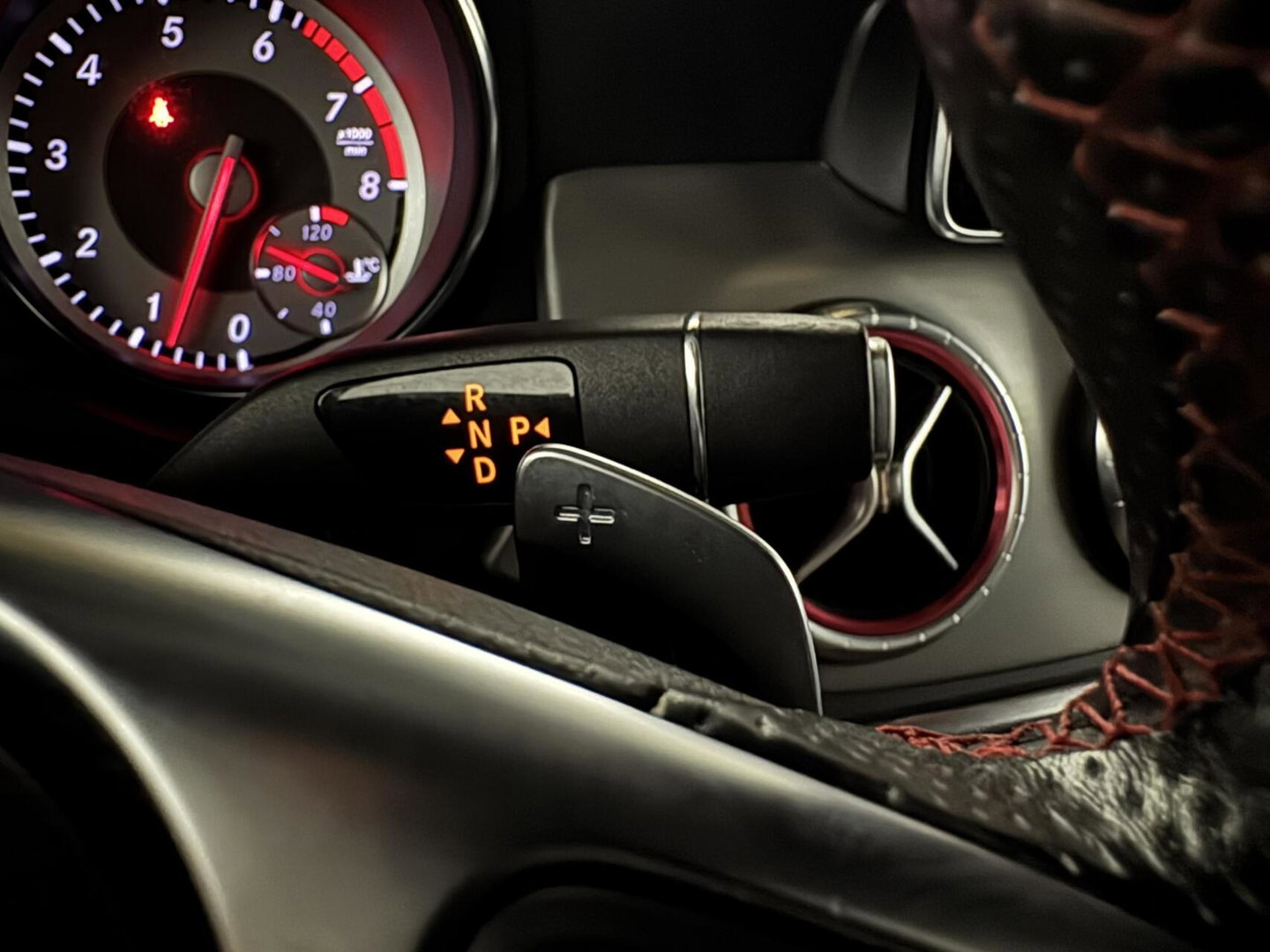 Mercedes-Benz CLA Shooting Brake 250 4MATIC Pano H/K ACC
