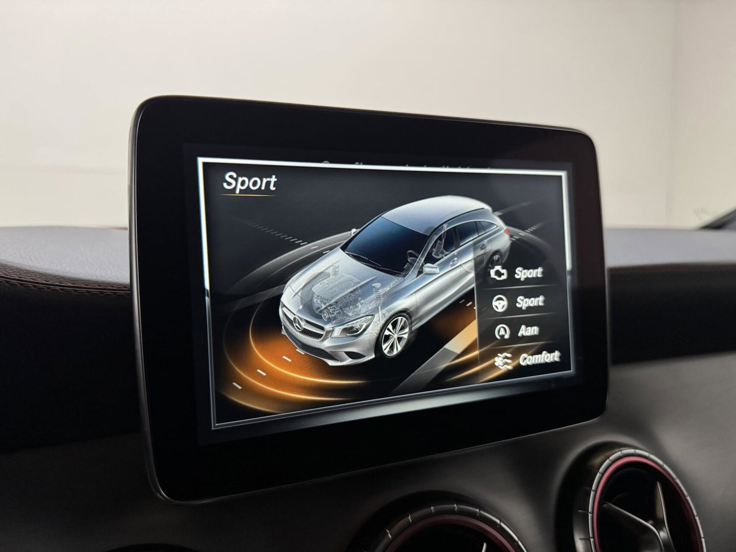 Mercedes-Benz CLA Shooting Brake 250 4MATIC Pano H/K ACC