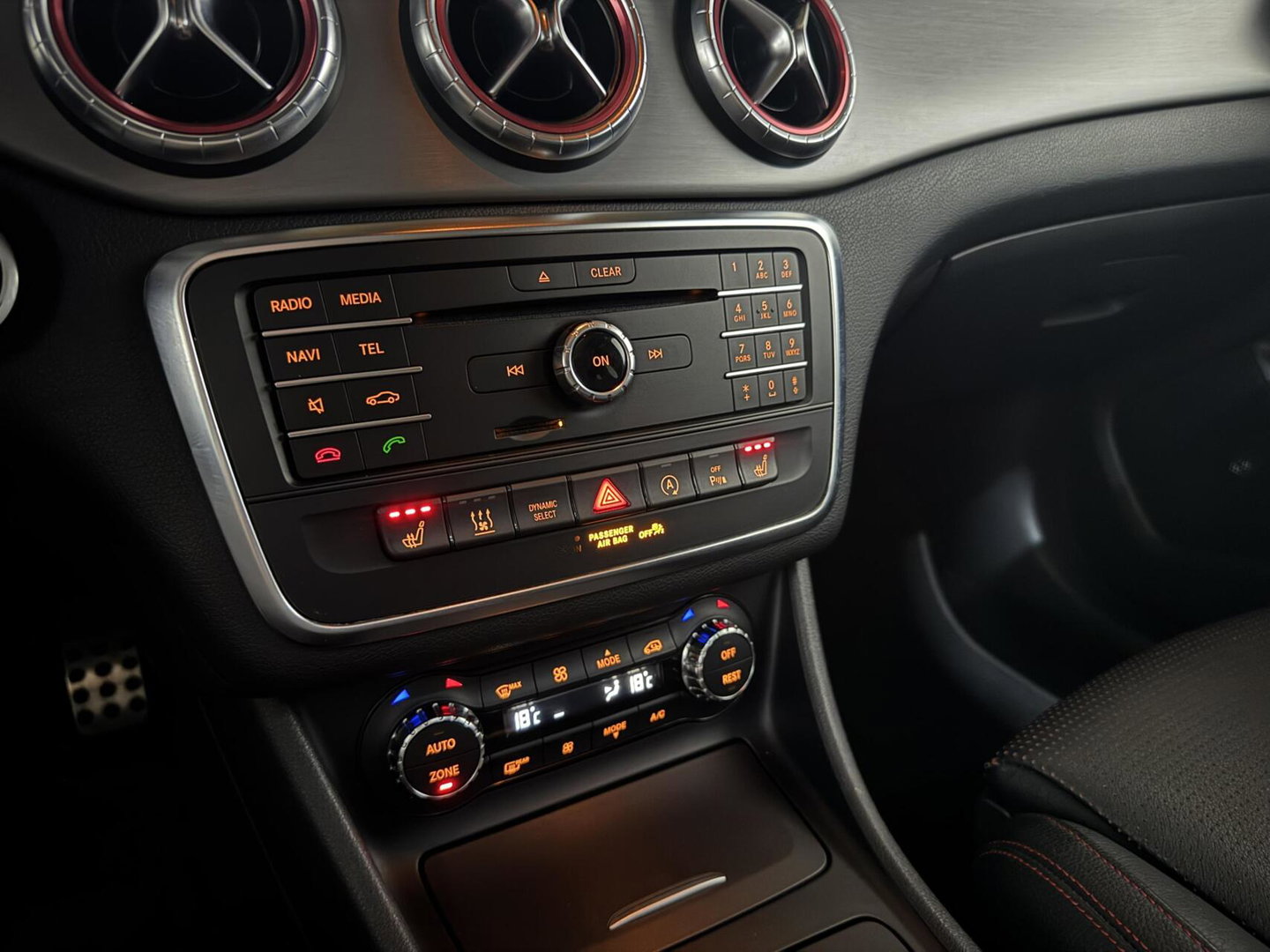 Mercedes-Benz CLA Shooting Brake 250 4MATIC Pano H/K ACC