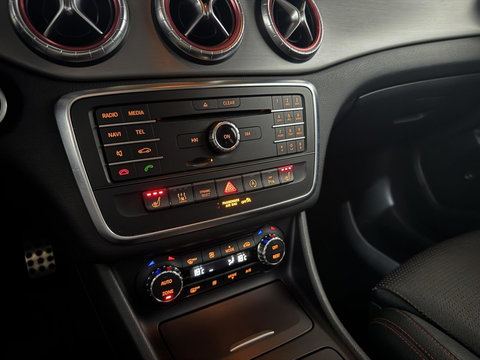 Mercedes-Benz CLA Shooting Brake 250 4MATIC Pano H/K ACC