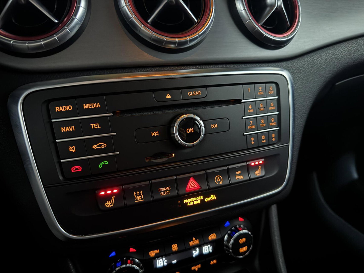 Mercedes-Benz CLA Shooting Brake 250 4MATIC Pano H/K ACC