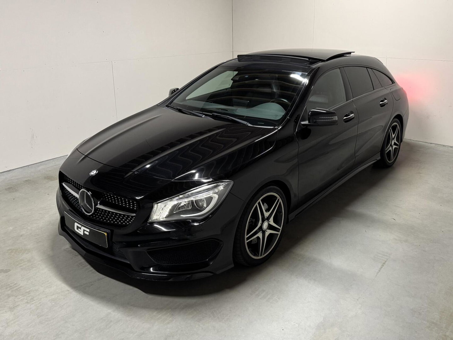 Mercedes-Benz CLA Shooting Brake 250 4MATIC Pano H/K ACC