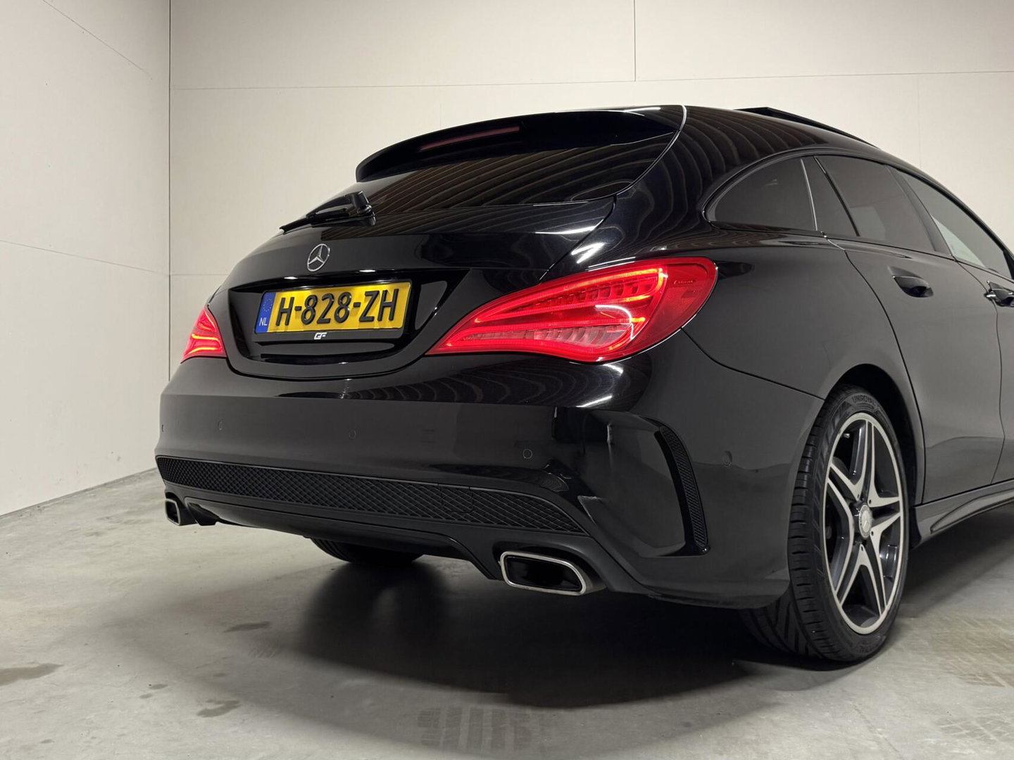 Mercedes-Benz CLA Shooting Brake 250 4MATIC Pano H/K ACC