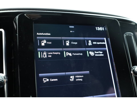 Volvo XC40 1.5 T4 Plug-in hybrid Plus Bright | Facelift | SOH 94 % | Elek. stoelen | Stoel & stuurverw. | CarPlay | H&K |