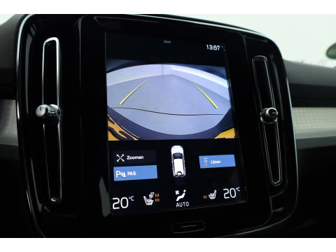 Volvo XC40 1.5 T4 Plug-in hybrid Plus Bright | Facelift | SOH 94 % | Elek. stoelen | Stoel & stuurverw. | CarPlay | H&K |