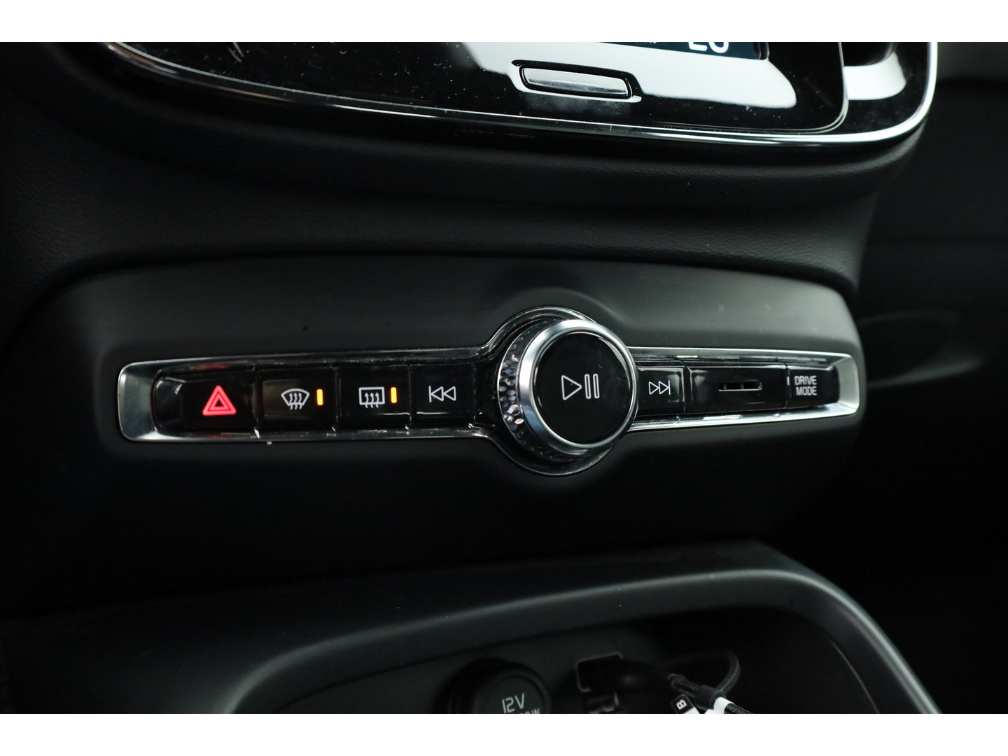 Volvo XC40 1.5 T4 Plug-in hybrid Plus Bright | Facelift | SOH 94 % | Elek. stoelen | Stoel & stuurverw. | CarPlay | H&K |
