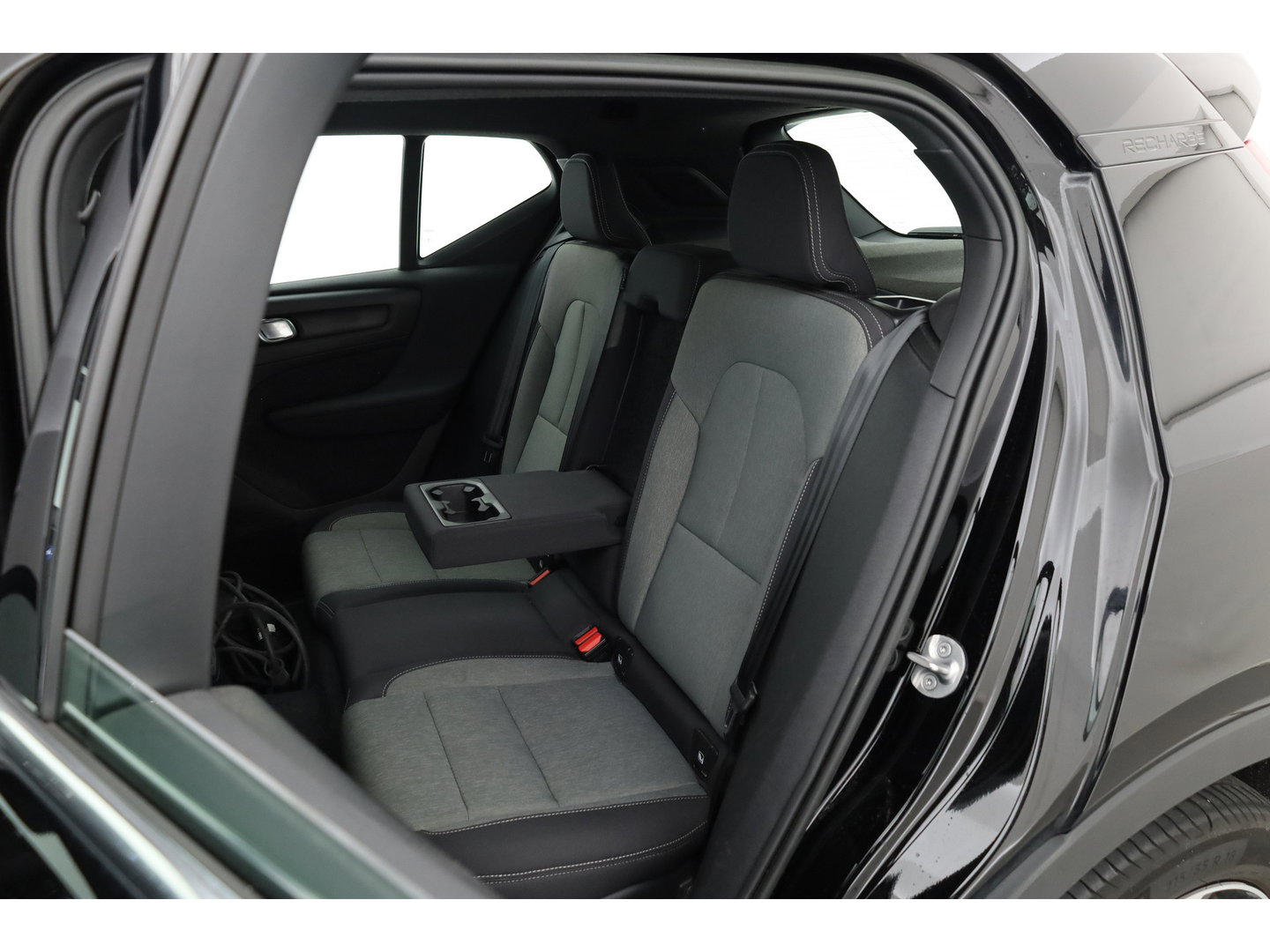 Volvo XC40 1.5 T4 Plug-in hybrid Plus Bright | Facelift | SOH 94 % | Elek. stoelen | Stoel & stuurverw. | CarPlay | H&K |