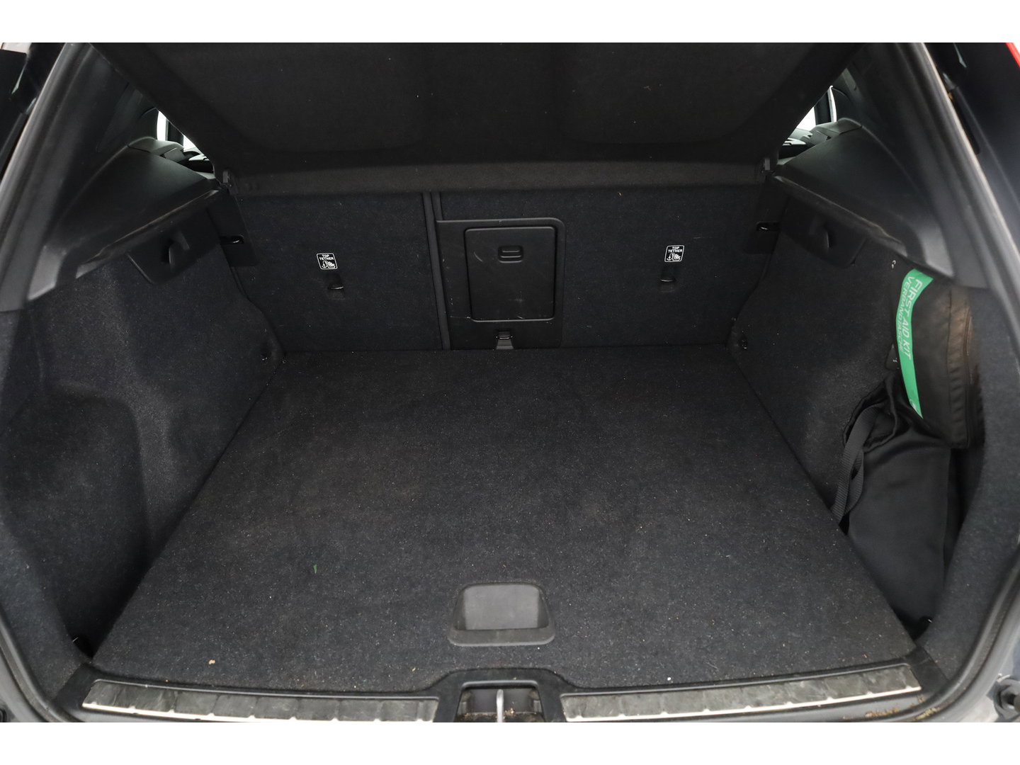 Volvo XC40 1.5 T4 Plug-in hybrid Plus Bright | Facelift | SOH 94 % | Elek. stoelen | Stoel & stuurverw. | CarPlay | H&K |