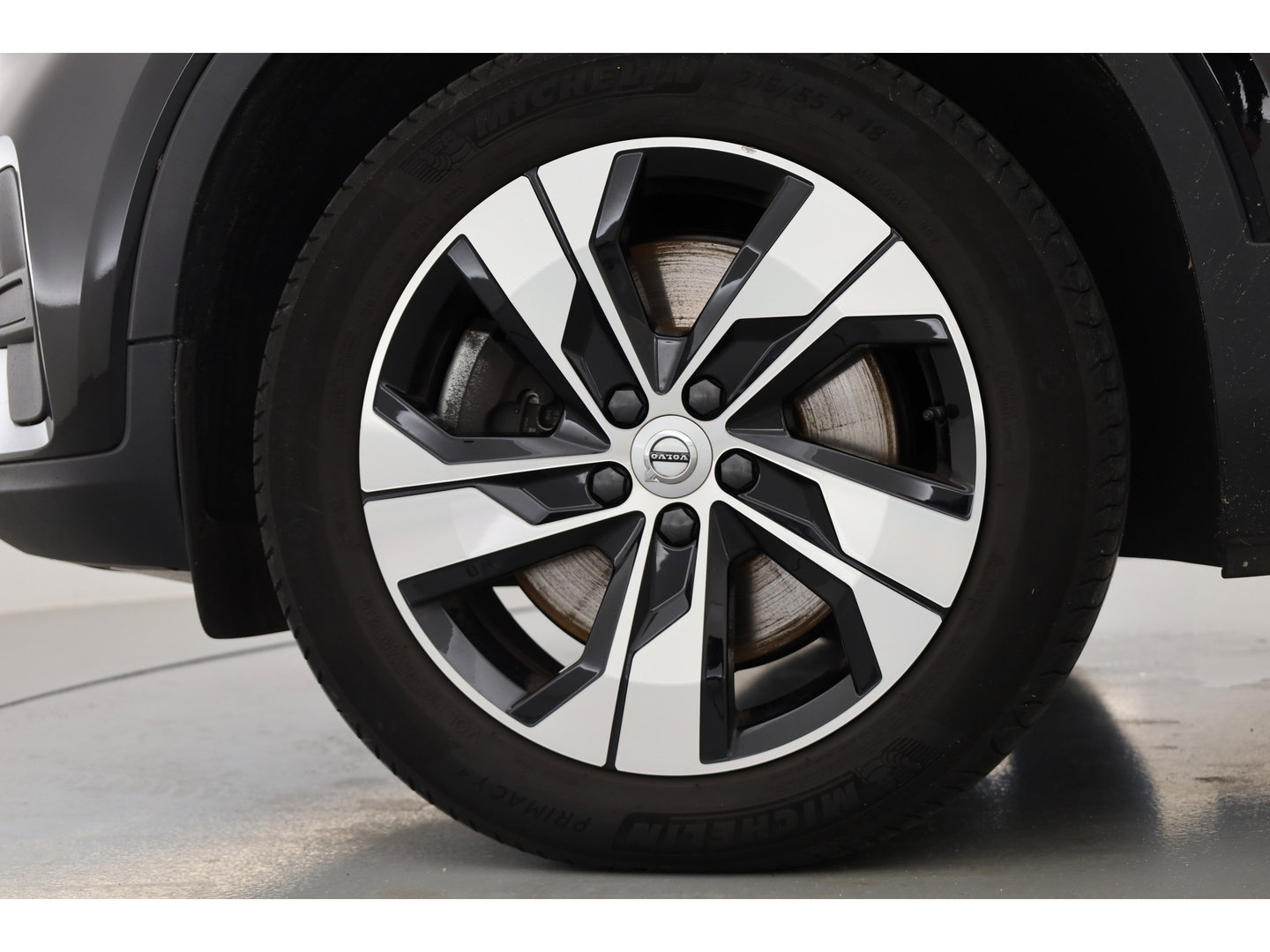 Volvo XC40 1.5 T4 Plug-in hybrid Plus Bright | Facelift | SOH 94 % | Elek. stoelen | Stoel & stuurverw. | CarPlay | H&K |