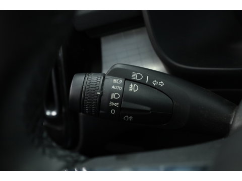 Volvo XC40 1.5 T4 Plug-in hybrid Plus Bright | Facelift | SOH 94 % | Elek. stoelen | Stoel & stuurverw. | CarPlay | H&K |