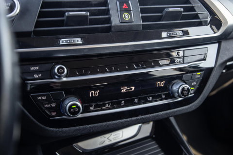BMW X3 xDrive30e Executive BLACK LINE / PANORAMA DAK / CARPLAY / LEER / STOELVERWARMING / CAMERA