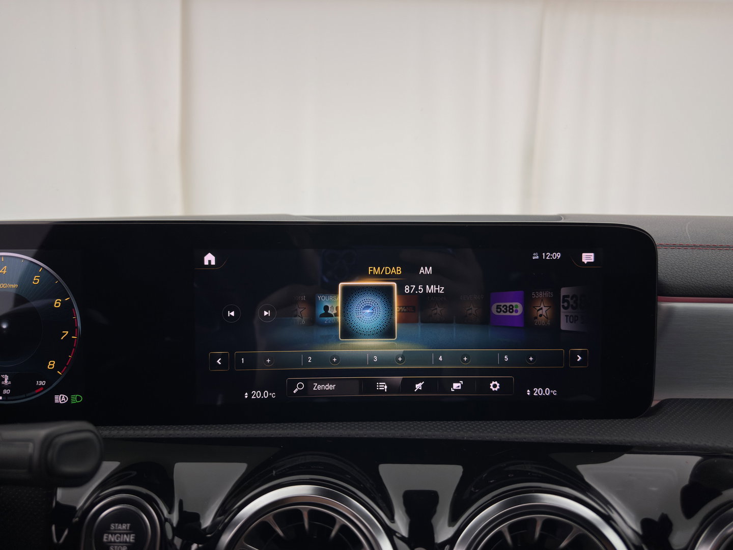 Mercedes-Benz CLA-Klasse Shooting Brake 200 Business Solution AMG (INCL-BTW) Aut. *PANO | LEATHER-MICROFIBRE | MULTIBEAM | MEMORY-PACK | AMBIENTLIGHT | HEATED-SPORTSEATS | WIDESCREEN-DIGICOCKPIT | DAB+ | NAVI-FULLMAP | CAMERA | PRIVACYGLASS | 18''ALU*