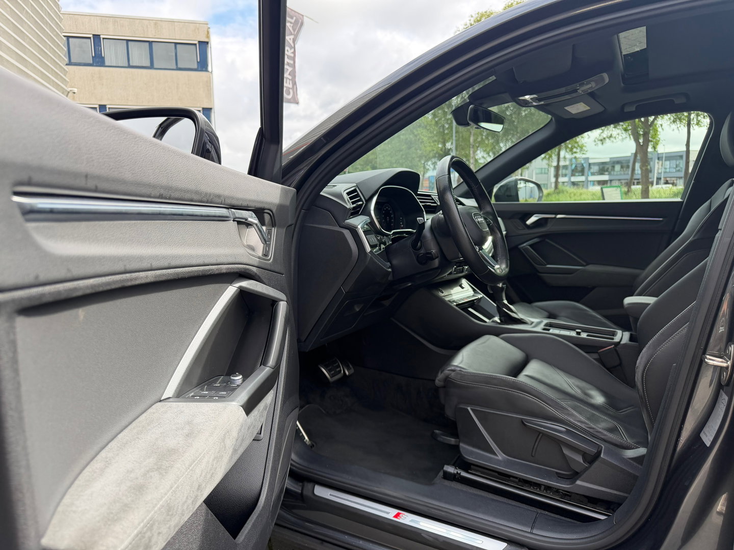 Audi Q3 35 TFSI S-Line Pano|Keyless|Virtual-cockpit|Leder|Carplay|Camera