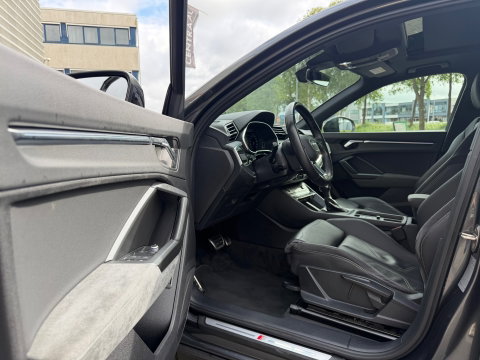 Audi Q3 35 TFSI S-Line Pano|Keyless|Virtual-cockpit|Leder|Carplay|Camera