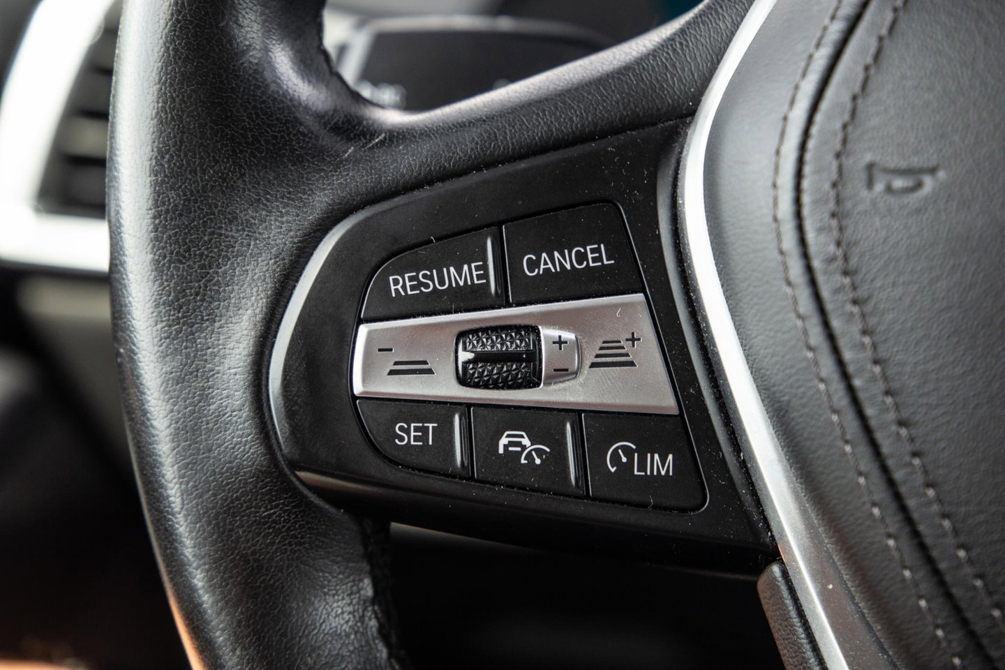 BMW X5 xDrive45e Executive CARPLAY / CAMERA / DEALER ONDERHOUDEN / LEER / STOELVERWARMING / BLACK ON BLACK