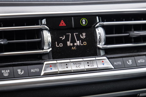 BMW X5 xDrive45e Executive CARPLAY / CAMERA / DEALER ONDERHOUDEN / LEER / STOELVERWARMING / BLACK ON BLACK