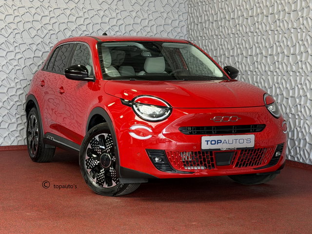 Fiat 600 - 1.2 HYBRID LA PRIMA CAMERA CARPLAY ADAP.CRUISE STOELVERW. ELEK.KLEP LEER MASSAGE ELEK.STOEL 18''LMV ✅ Top Auto Fiat Wijchen , 30 Jaar ervaring in Fiat , Wij leveren de : Icon / La Prima / Pop / Sport . Urban / Benzine / Hybrid . Met Fabrieksgarantie ✅