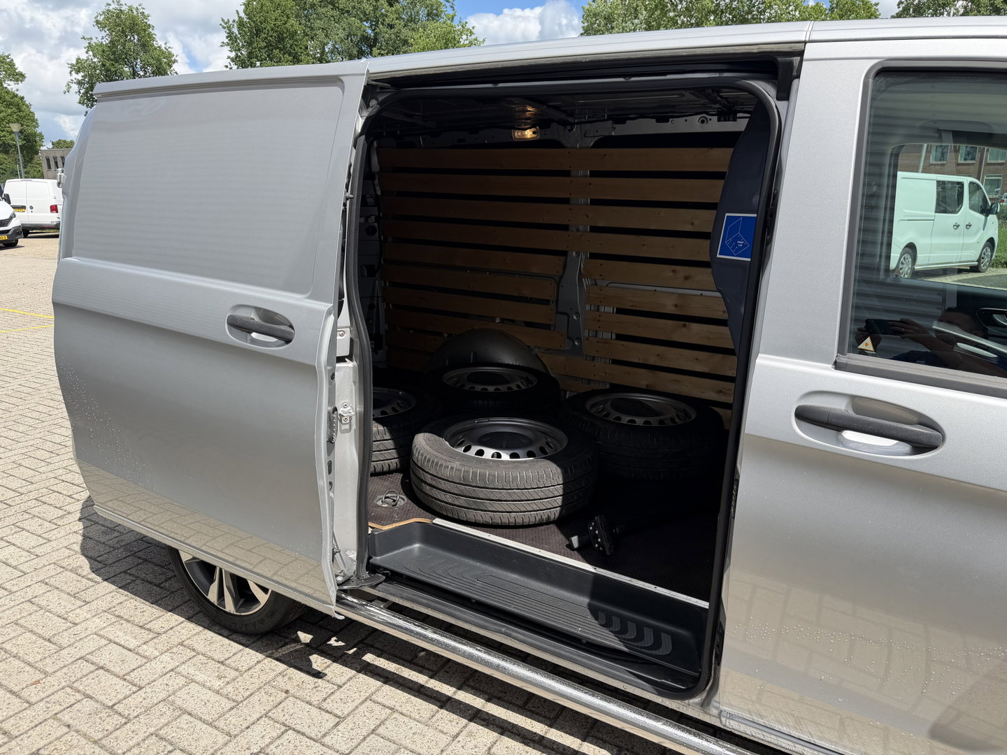 Mercedes-Benz Vito 114 CDI automaat Lang L2H1 / vaste prijs rijklaar € 24.950 ex btw / euro 6 / bpm vrij / lease vanaf € / trekhaak / airco / cruise / navigatie / camera / lichtmetalen velgen !