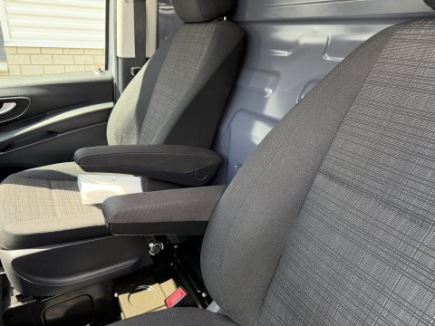 Mercedes-Benz Vito 114 CDI automaat Lang L2H1 / vaste prijs rijklaar € 24.950 ex btw / euro 6 / bpm vrij / lease vanaf € / trekhaak / airco / cruise / navigatie / camera / lichtmetalen velgen !
