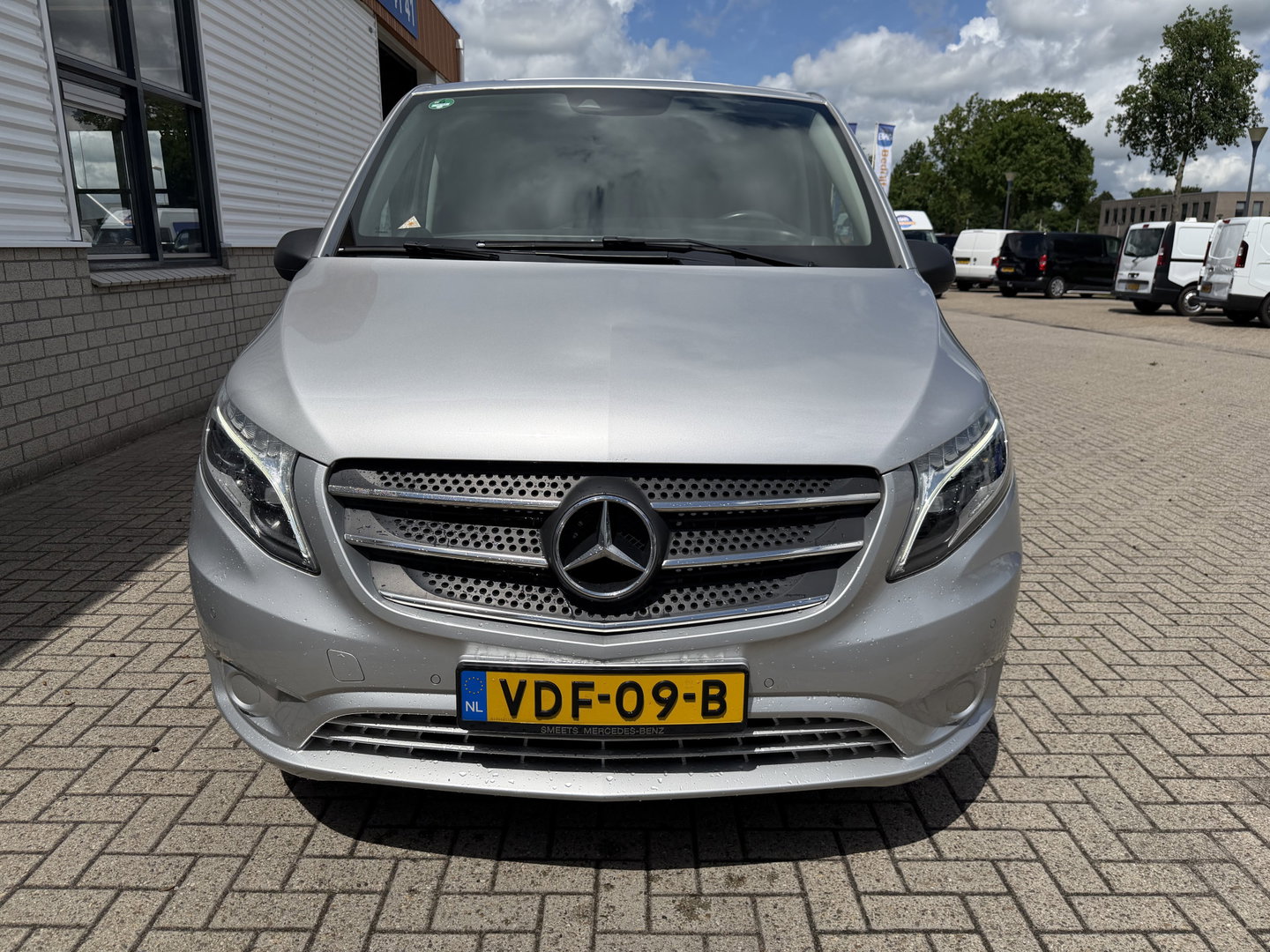 Mercedes-Benz Vito 114 CDI automaat Lang L2H1 / vaste prijs rijklaar € 24.950 ex btw / euro 6 / bpm vrij / lease vanaf € / trekhaak / airco / cruise / navigatie / camera / lichtmetalen velgen !