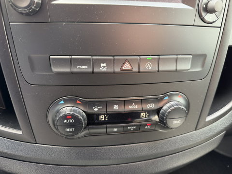 Mercedes-Benz Vito 114 CDI automaat Lang L2H1 / vaste prijs rijklaar € 24.950 ex btw / euro 6 / bpm vrij / lease vanaf € / trekhaak / airco / cruise / navigatie / camera / lichtmetalen velgen !