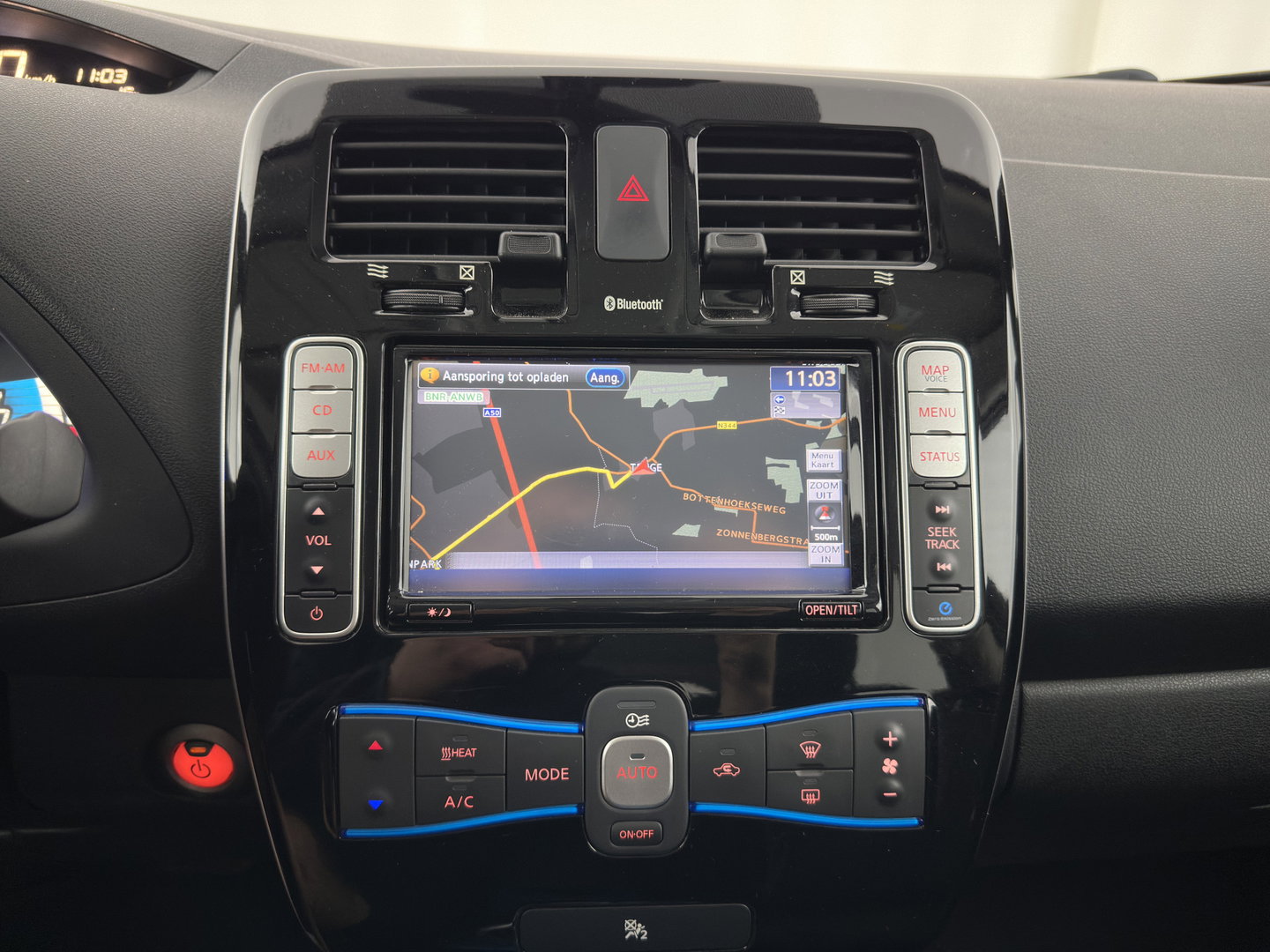 Nissan Leaf Tekna 24 kWh (Incl-Battery){Soh-75%} Aut. *HEATPUMP | VELOURS | DIGI-COCKPIT | CRUISE | NAVI-FULLMAP | HEATED-COMFORTSEATS | PDC | ECC | PRIVACY-GLASS | CAMERA | 17"ALU*