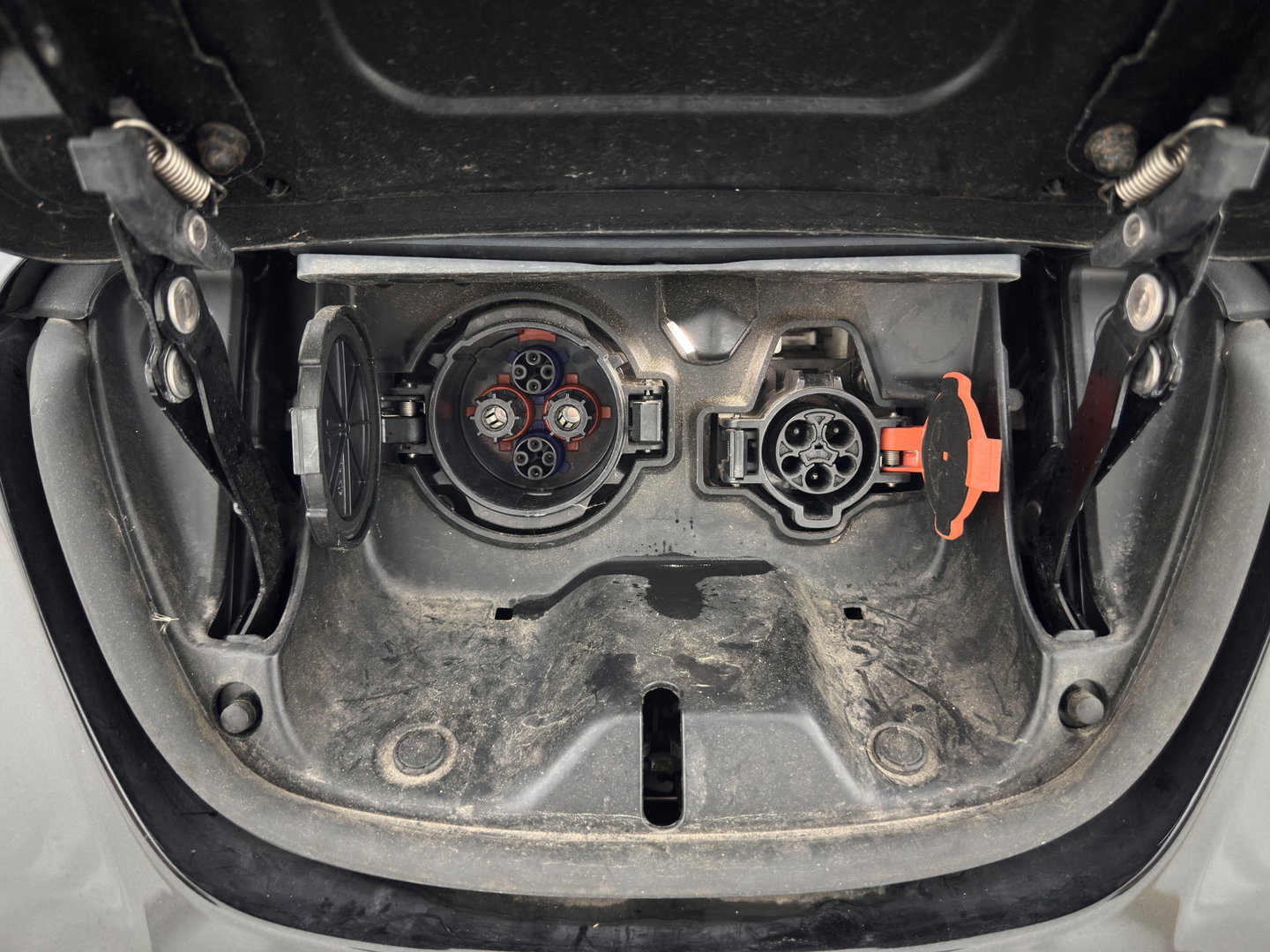 Nissan Leaf Tekna 24 kWh (Incl-Battery){Soh-75%} Aut. *HEATPUMP | VELOURS | DIGI-COCKPIT | CRUISE | NAVI-FULLMAP | HEATED-COMFORTSEATS | PDC | ECC | PRIVACY-GLASS | CAMERA | 17"ALU*