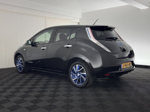Nissan Leaf Tekna 24 kWh (Incl-Battery){Soh-75%} Aut. *HEATPUMP | VELOURS | DIGI-COCKPIT | CRUISE | NAVI-FULLMAP | HEATED-COMFORTSEATS | PDC | ECC | PRIVACY-GLASS | CAMERA | 17"ALU*