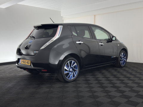 Nissan Leaf Tekna 24 kWh (Incl-Battery){Soh-75%} Aut. *HEATPUMP | VELOURS | DIGI-COCKPIT | CRUISE | NAVI-FULLMAP | HEATED-COMFORTSEATS | PDC | ECC | PRIVACY-GLASS | CAMERA | 17"ALU*