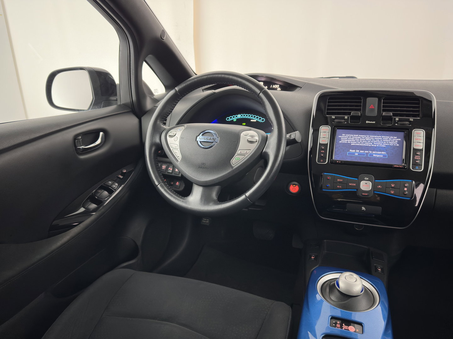 Nissan Leaf Tekna 24 kWh (Incl-Battery){Soh-75%} Aut. *HEATPUMP | VELOURS | DIGI-COCKPIT | CRUISE | NAVI-FULLMAP | HEATED-COMFORTSEATS | PDC | ECC | PRIVACY-GLASS | CAMERA | 17"ALU*