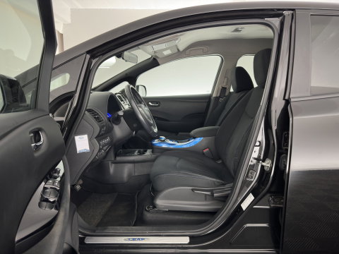 Nissan Leaf Tekna 24 kWh (Incl-Battery){Soh-75%} Aut. *HEATPUMP | VELOURS | DIGI-COCKPIT | CRUISE | NAVI-FULLMAP | HEATED-COMFORTSEATS | PDC | ECC | PRIVACY-GLASS | CAMERA | 17"ALU*