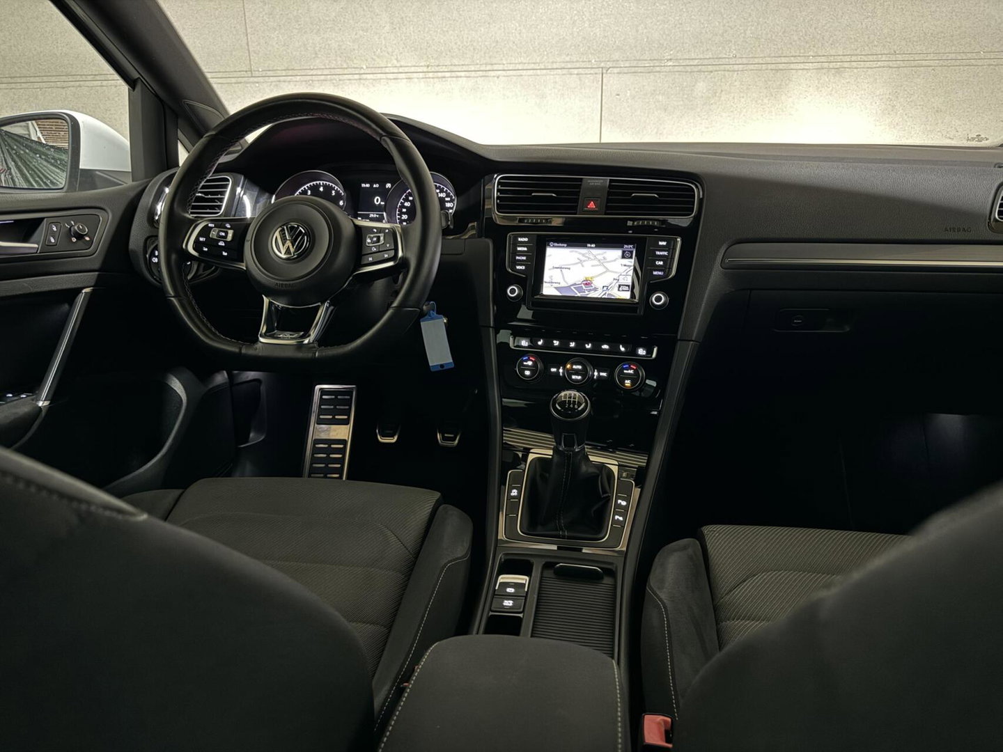 Volkswagen Golf 1.4 TSI Highline R-Line Navi Cruise PDC Led