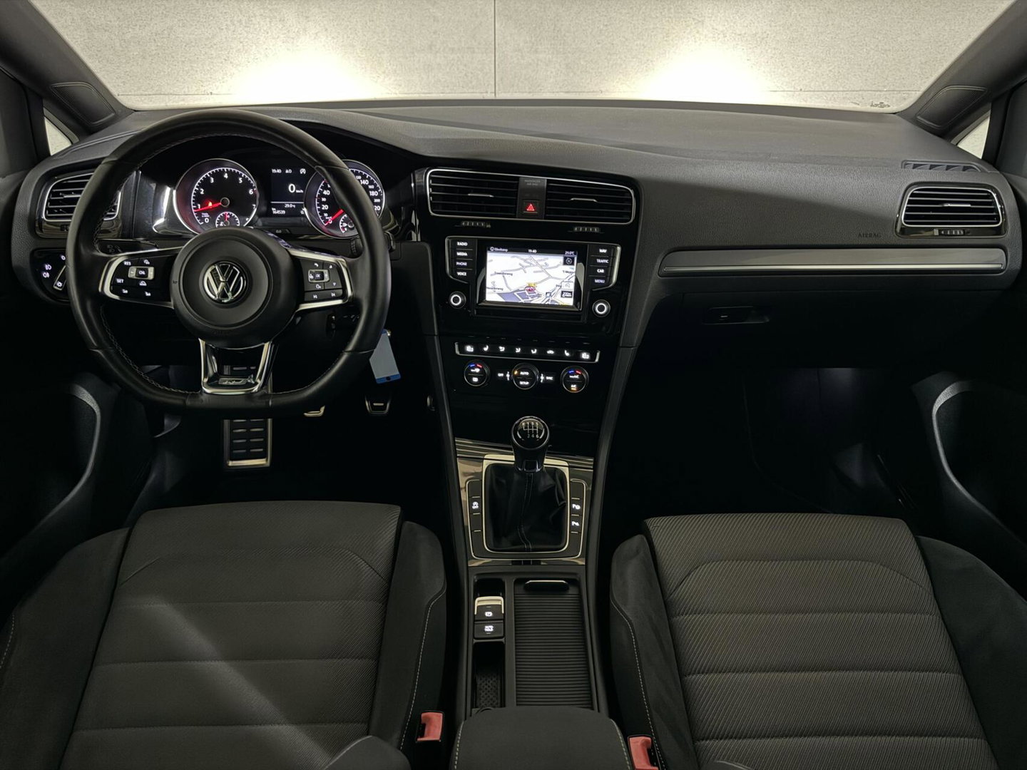 Volkswagen Golf 1.4 TSI Highline R-Line Navi Cruise PDC Led