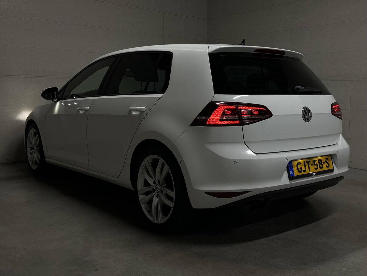 Volkswagen Golf 1.4 TSI Highline R-Line Navi Cruise PDC Led