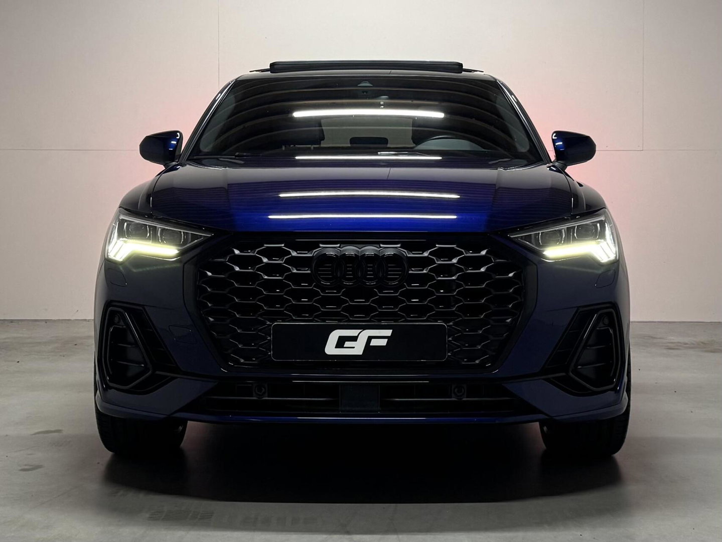 Audi Q3 Sportback 45 TFSIe S-line Black Edion Pano Carplay ACC Trekh