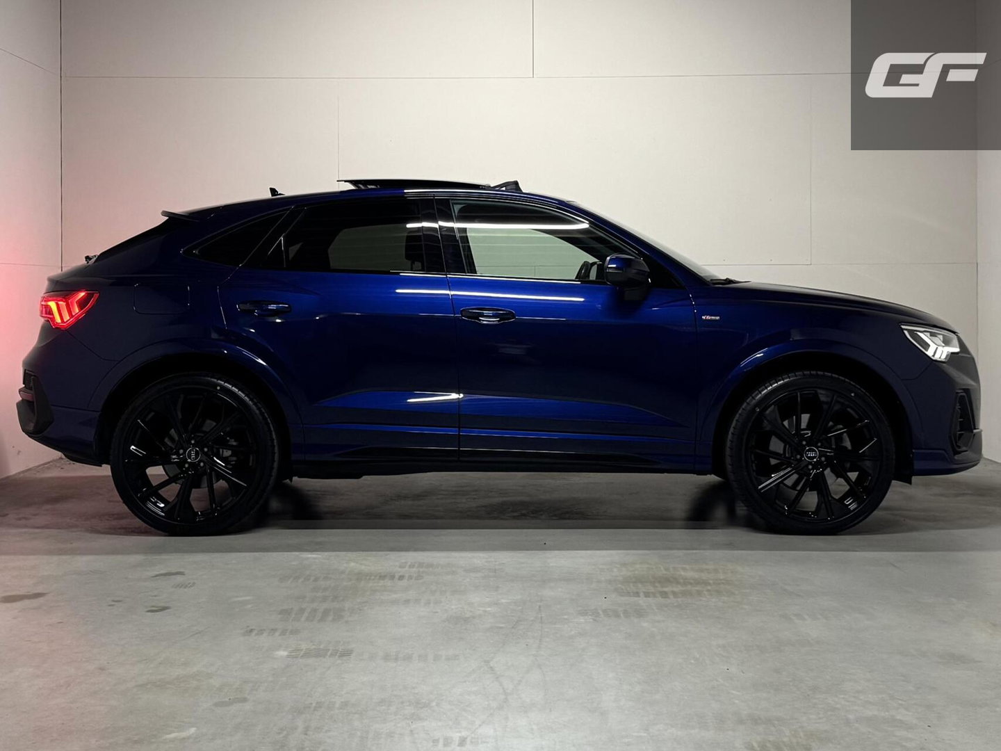 Audi Q3 Sportback 45 TFSIe S-line Black Edion Pano Carplay ACC Trekh