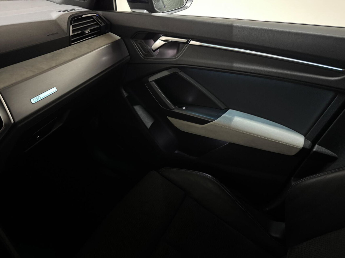 Audi Q3 Sportback 45 TFSIe S-line Black Edion Pano Carplay ACC Trekh