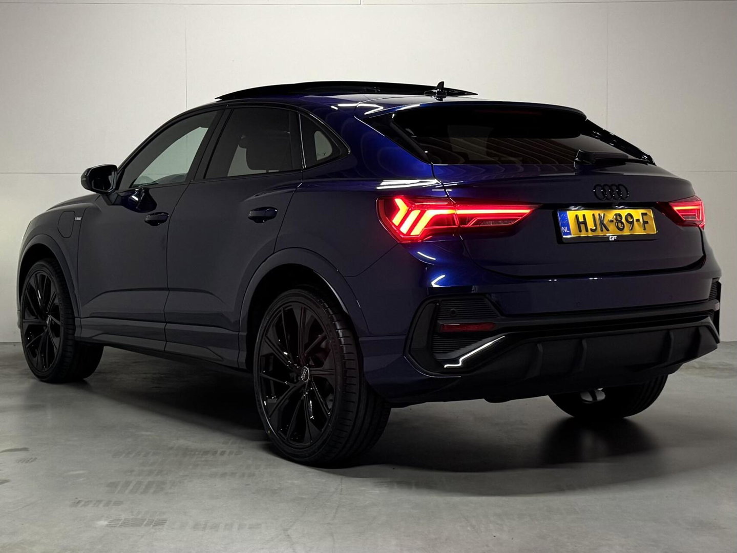 Audi Q3 Sportback 45 TFSIe S-line Black Edion Pano Carplay ACC Trekh