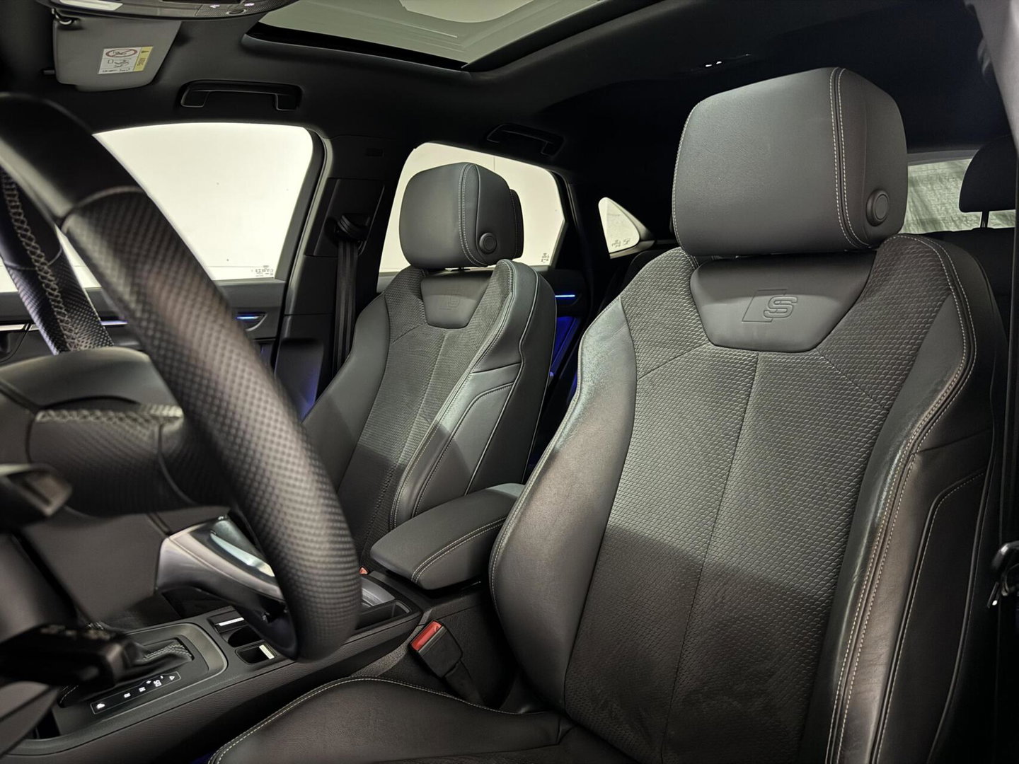 Audi Q3 Sportback 45 TFSIe S-line Black Edion Pano Carplay ACC Trekh
